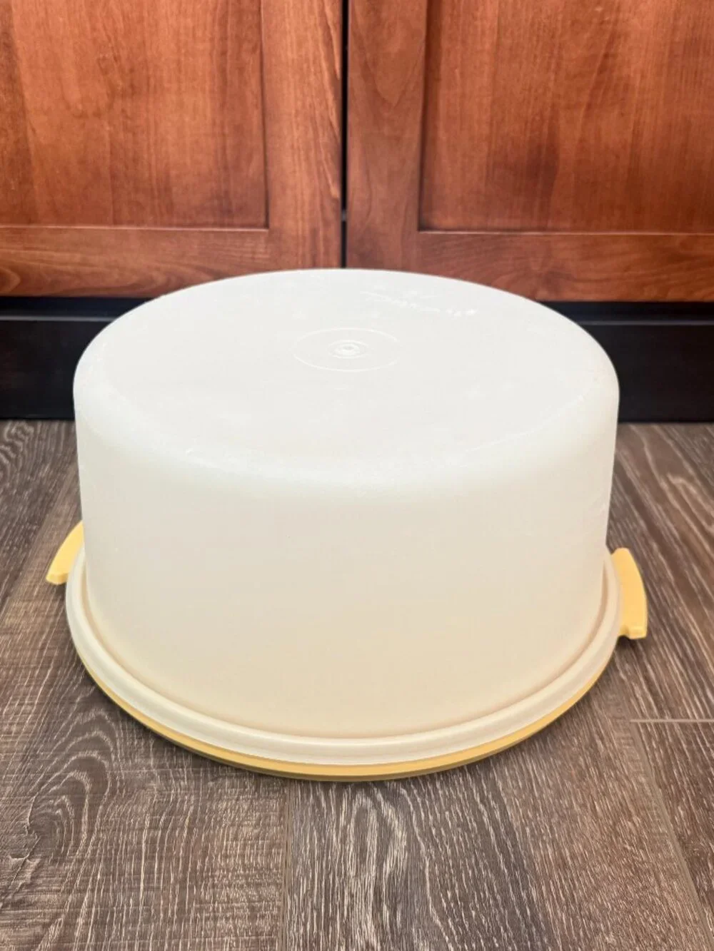 Vintage Tupperware 12” Cake Carrier